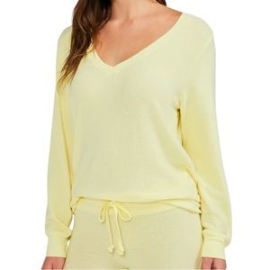 NWT WILDFOX V-Neck Baggy Beach Jumper in Yellow